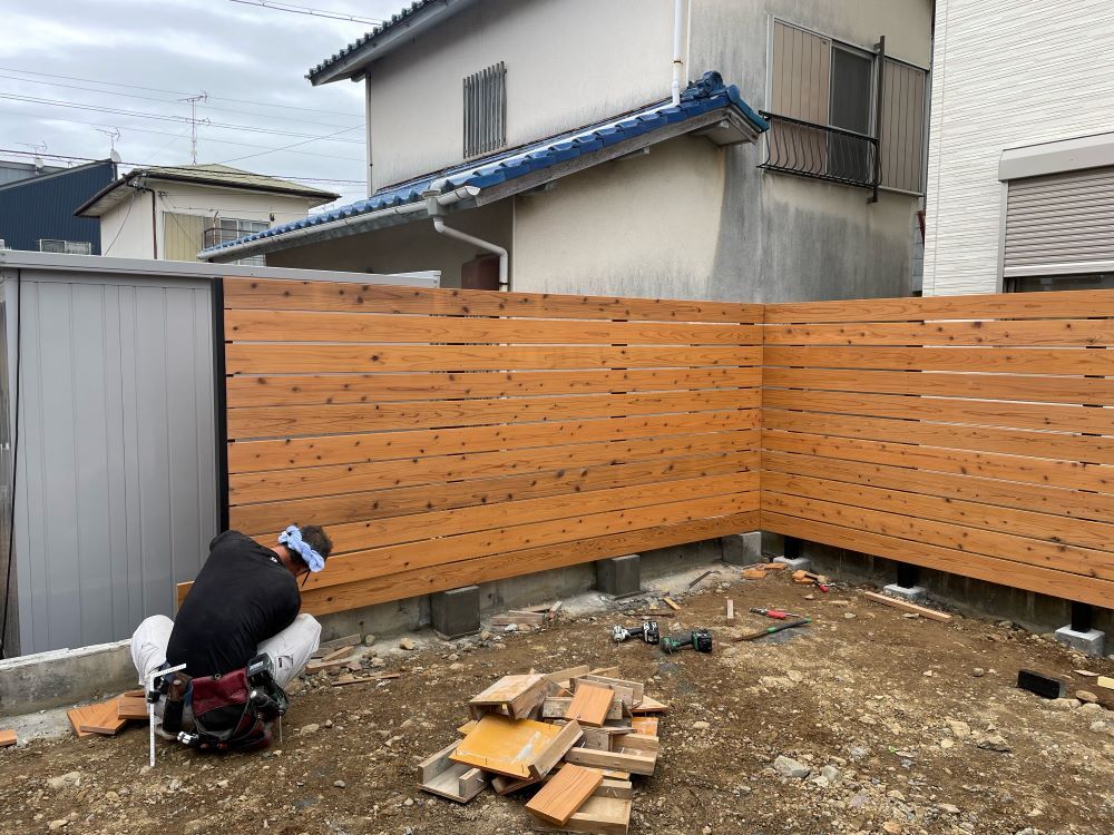 焼津市大住S様邸　ソラマドデッキ・板塀制作中